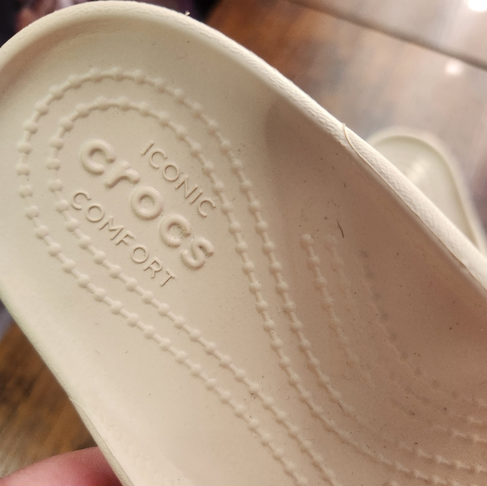 Nwot CROCS Kaydee Flipflops Size 6 - Picture 5 of 8